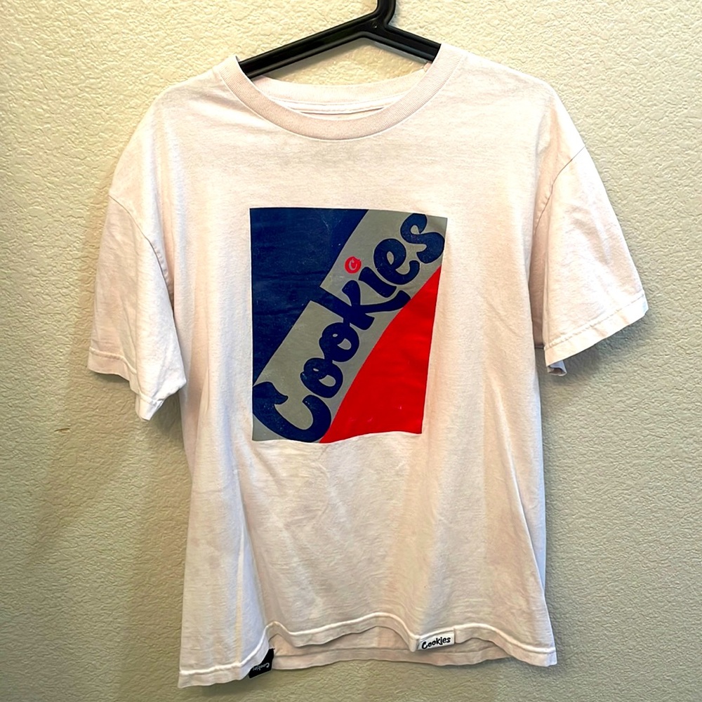 White blue and red cookies tee shirt